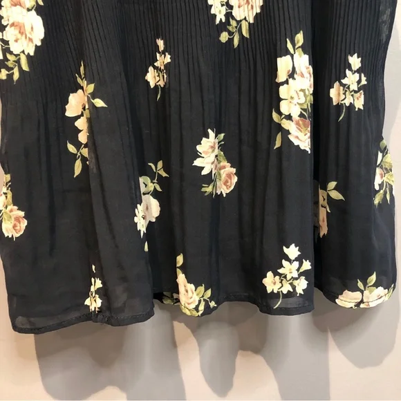 Abercrombie & Fitch Bohemian Floral Babydoll Accordion Pleated Flowy Tank Top - Picture 6 of 16